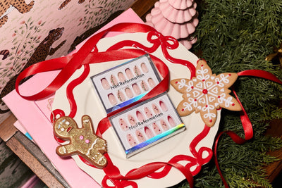 Holiday Moods: Nails That Glow Through the Season